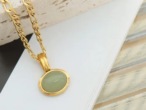 Gold_Natural_Stone_Pendants_For_Women